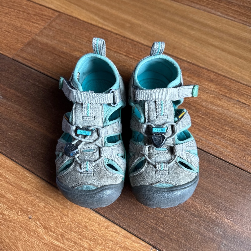 Keen sandals kid size 11